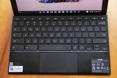 The Asus Chromebook Detachable CM3 keyboard seen from above.